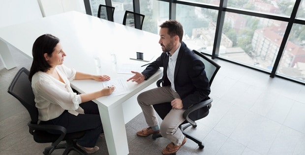 Deux solutions de rachats de crédits : laquelle choisir ?