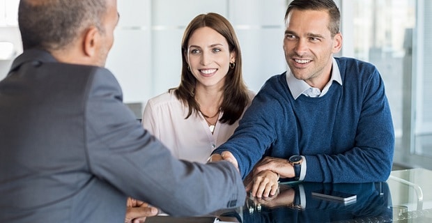  Des emprunteurs face au courtier