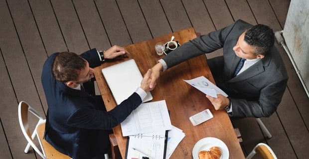 Des professionnels sur une clause /immobilière 