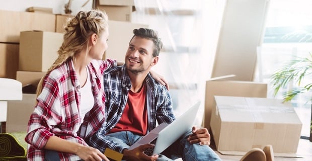 Pour les jeunes, être en couple ou avoir un emploi sont les premières raisons de quitter le nid familial