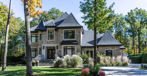 Immobilier de luxe à Vancouver et Toronto : le marché des maisons individuelles régresse, celui des appartements progresse