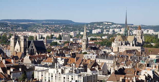 Taxes immobilières et frais de notaire : menaces sur les principales ressources des départements