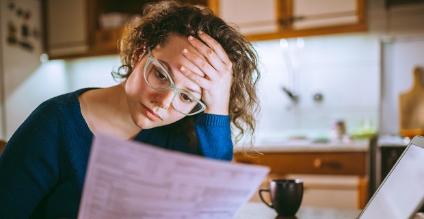 Les parlementaires suisses souhaitent agir pour les personnes criblées de dettes
