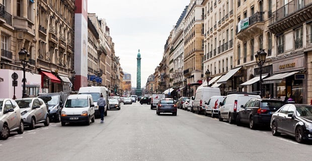 La place de parking plus rentable qu’un logement ancien à Paris