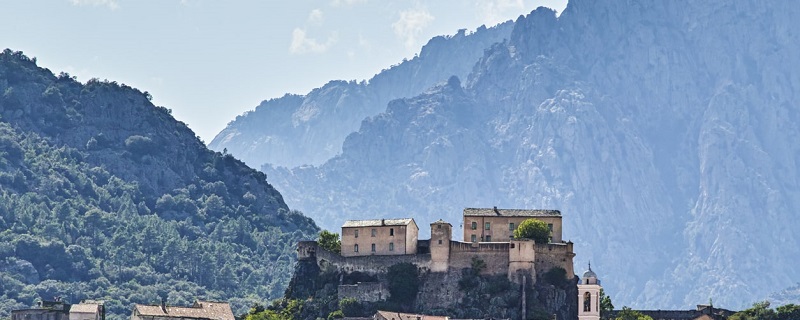 En Corse : les investisseurs étrangers affluent, les prix de l’immobilier explosent