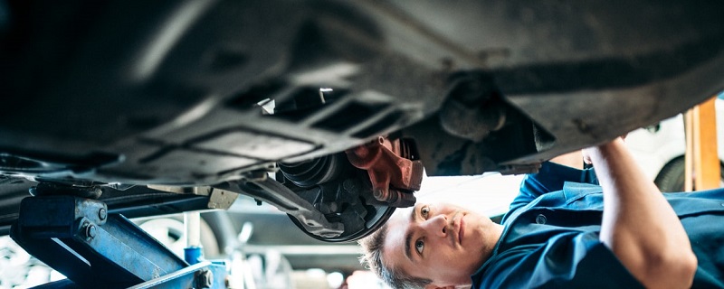 Plus d&#039;un tiers des automobilistes français réparent eux-mêmes leur voiture