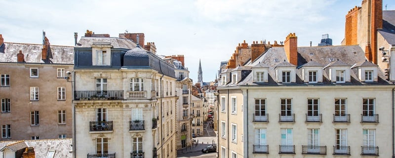 La faiblesse des taux de crédit stimule la demande sur le marché de l’immobilier ancien