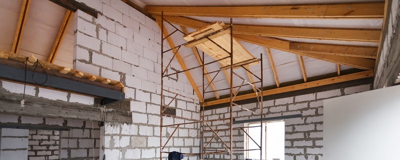 Finir soi-même son logement acheté en Vefa pour économiser, c’est désormais possible