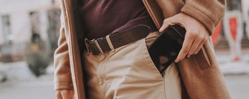 Garder son téléphone dans sa poche est-il dangereux pour la santé ?