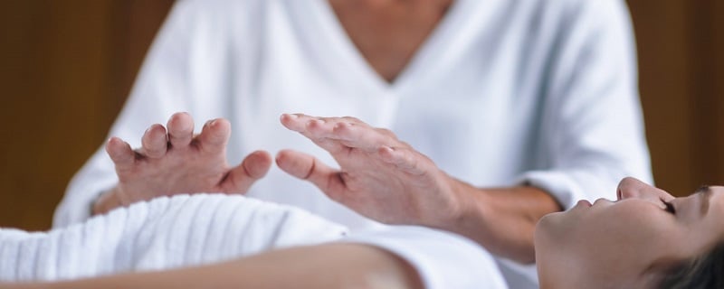 Les Français sont de plus en plus intéressés par les médecines alternatives