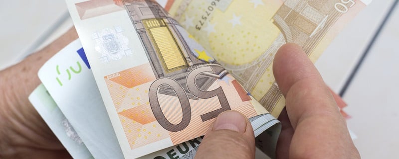 argent dans les mains 