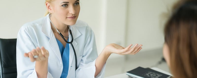 medecin en consultation