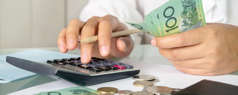 Différentes mesures de soutien pour les clients des banques australiennes et indiennes