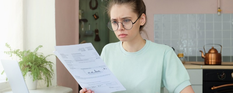 Le nombre des personnes surendettées dans la Manche a régressé de -11 % en un an
