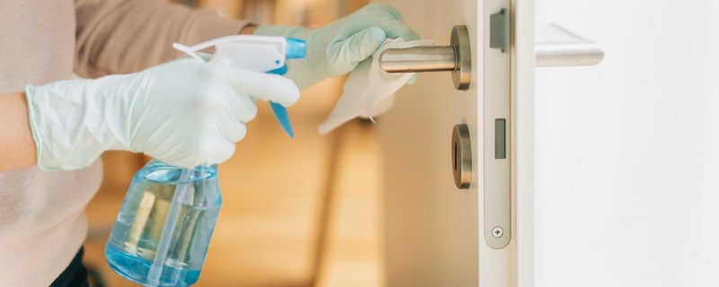 Le coronavirus est devenu une source de revenus pour les escrocs de la désinfection 