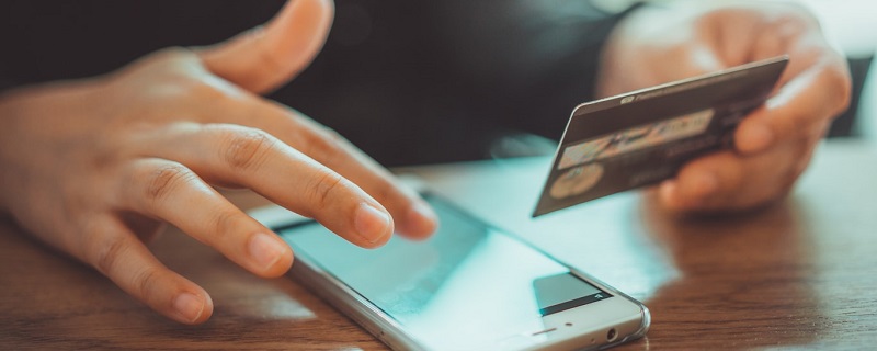 Opter pour un microcrédit en ligne pour éviter le découvert bancaire