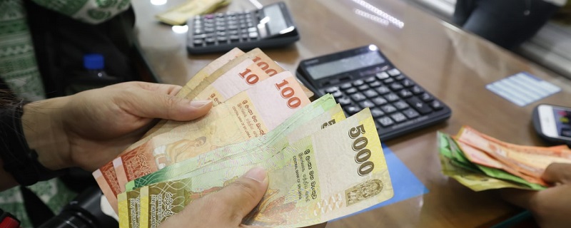 Le Covid-19 met fin au boom des prêts aux particuliers pour les banques indiennes