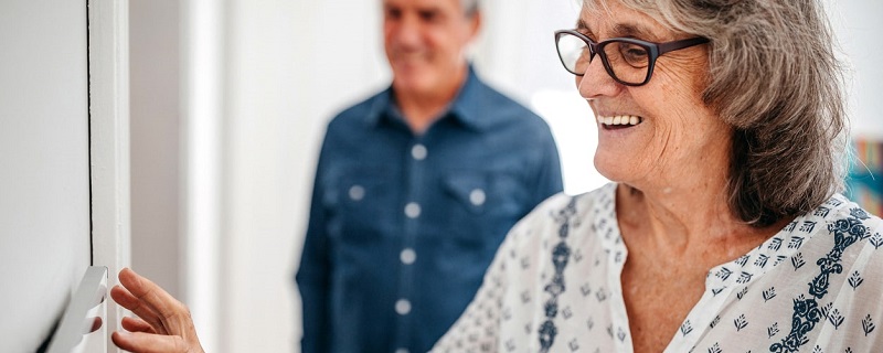 Les Français appellent à plus d’aides à l’aménagement de la résidence pour les personnes âgées et celles à mobilité réduite