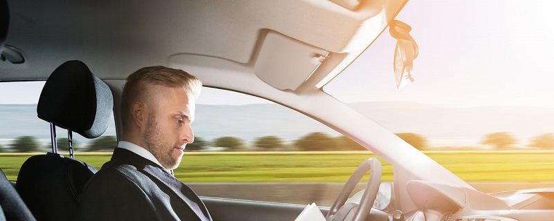 Conduite semi-autonome : Tesla peut mieux faire, les constructeurs français sont à la traîne