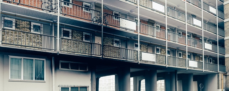 Comment la lutte contre le logement insalubre progresse-t-elle à Marseille ?