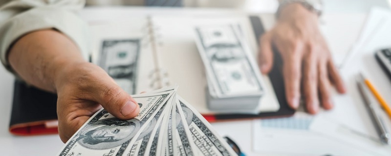 La production de crédit renouvelable aux États-Unis tombe à un seuil inédit