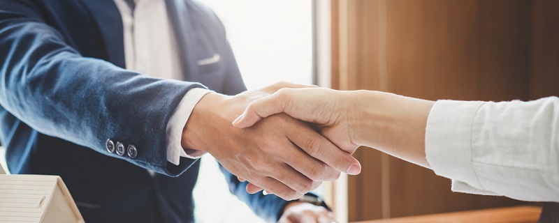 Recours massif au courtage en crédit en 2020 selon un sondage OpinionWay