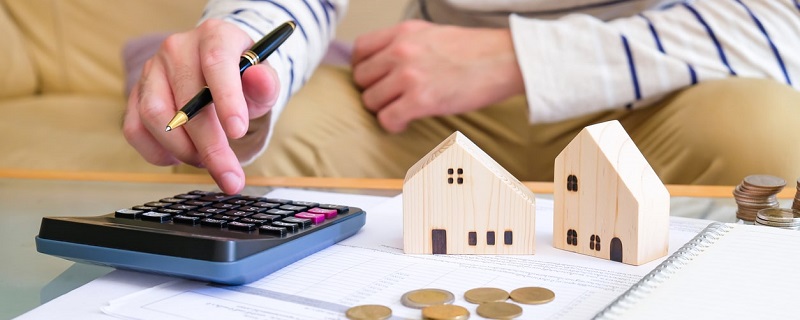 Le coût élevé des loyers commerciaux dans le Quartier latin à Paris contraint les librairies à fermer leurs boutiques