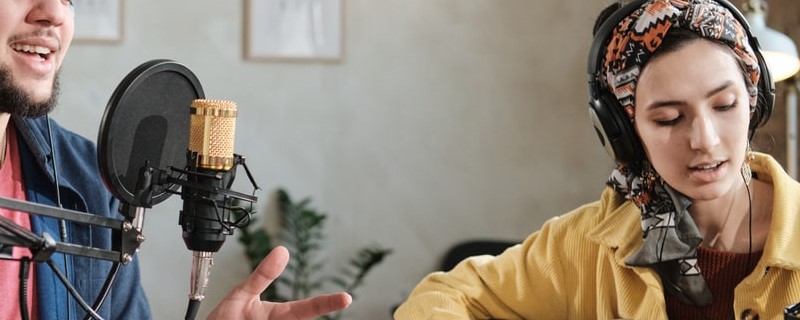 La location d’un studio étudiant charges comprises nécessite un budget moyen de 554 euros