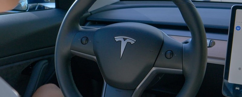 Les jeux en conduite dans les véhicules Tesla seront supprimés aux États-Unis