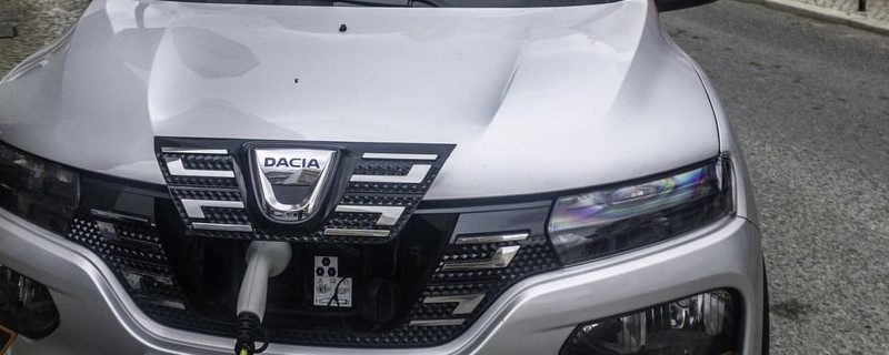 Dacia brille sur un marché morose au premier trimestre