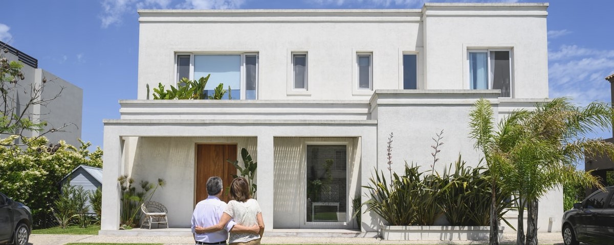 Est-il toujours intéressant de contracter un prêt immobilier quand on est senior ?