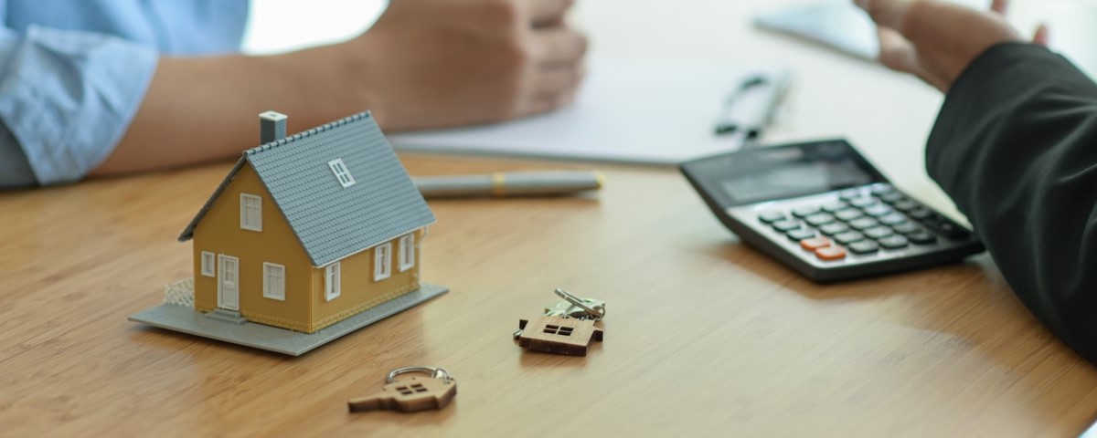 Immobilier ancien : des transactions en baisse, annonciatrices de baisses de prix à venir ?