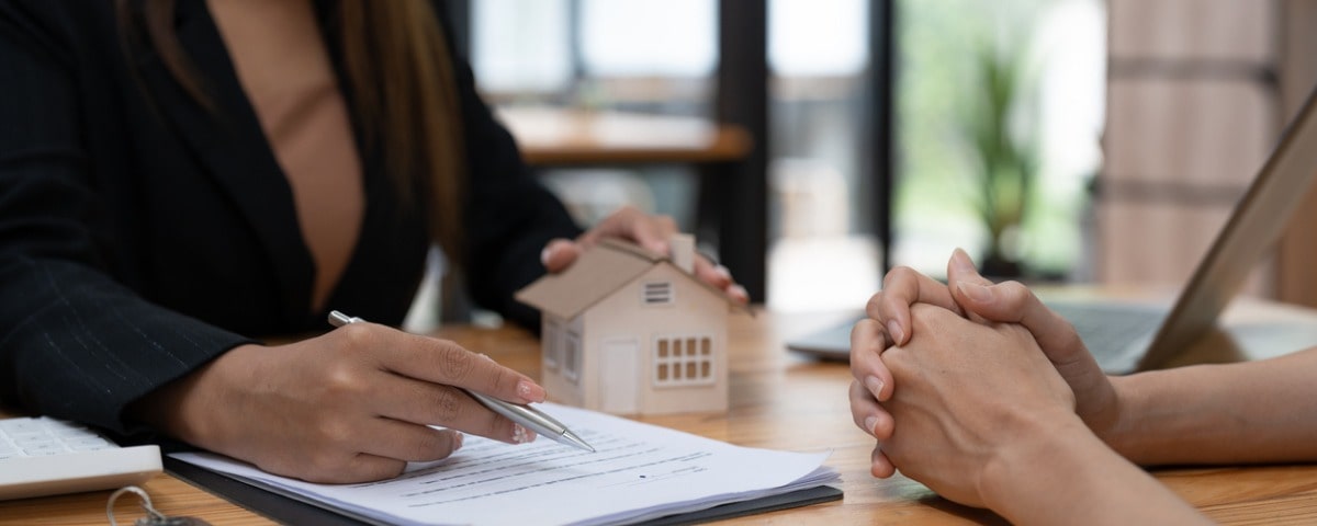 Immobilier : le paradoxe des prix qui ne fléchissent pas en Bretagne malgré la baisse des ventes