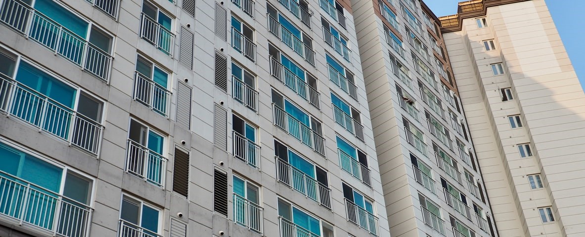 La vente des appartements du village olympique ne suscite pas l’engouement espéré