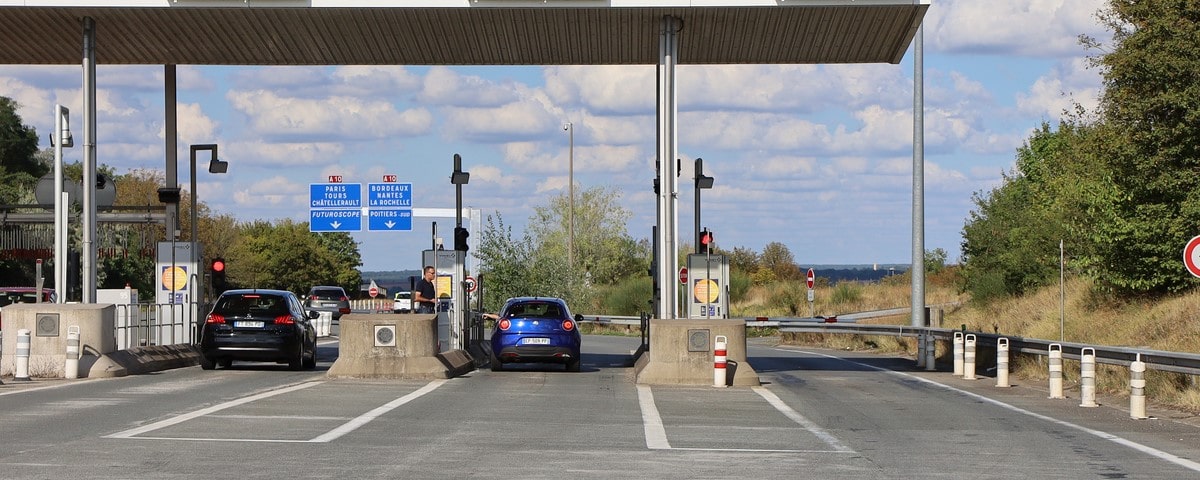 Assurance, malus écologique, péages... Pourquoi la voiture coûte plus cher en 2024