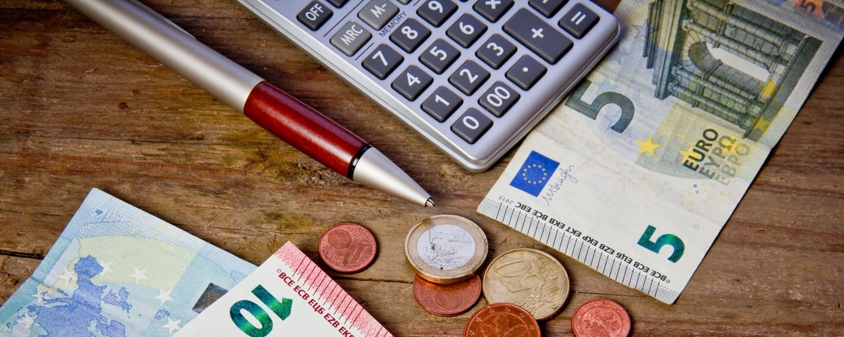 Le rachat de crédits pour alléger les dettes et retrouver un équilibre budgétaire