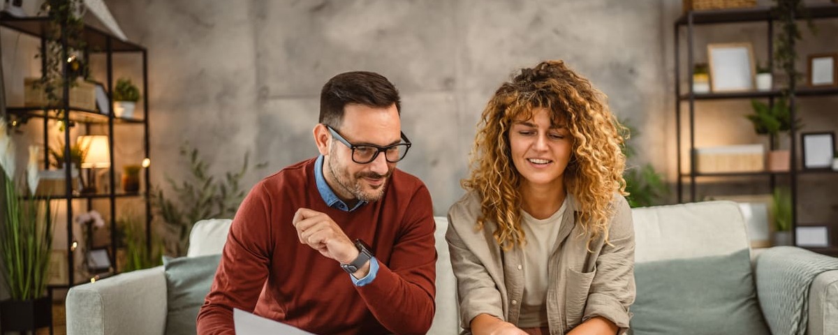 couple réalisant une opération de crédit
