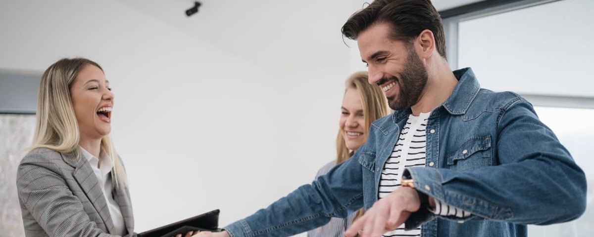 Prêter de l’argent à un proche pour l’aider à financer un achat immobilier requiert des précautions 