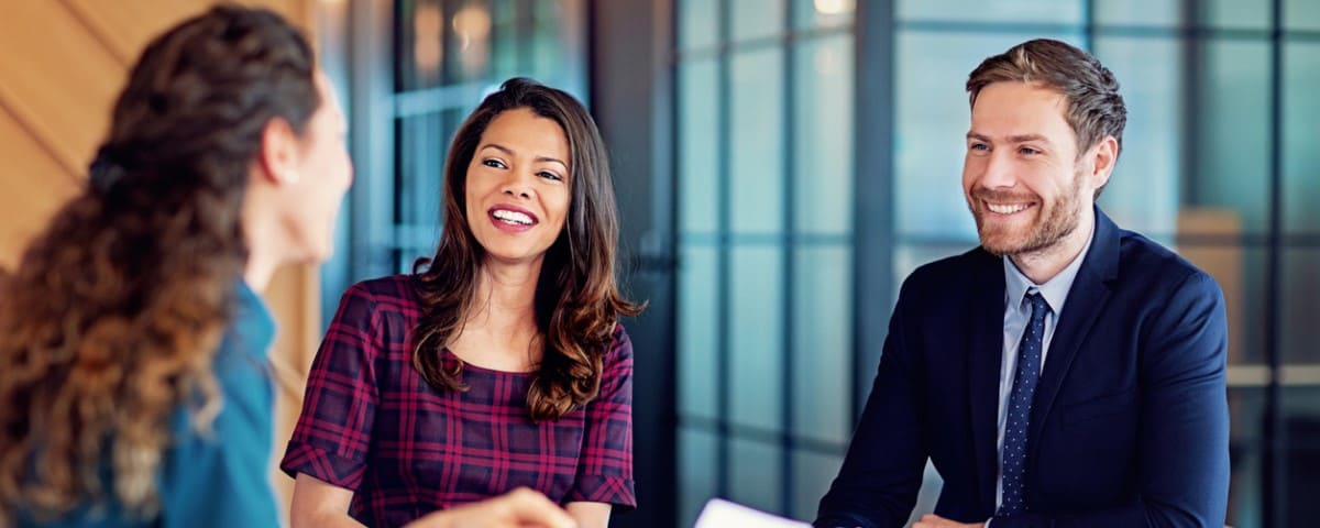  Discussion entre trois collègues 