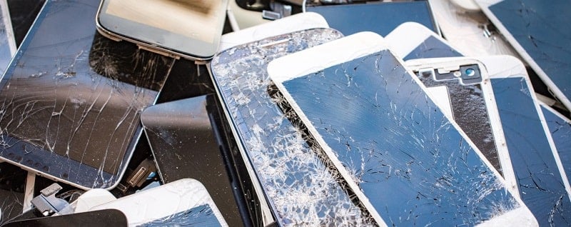 ensemble de telephone portables cassés