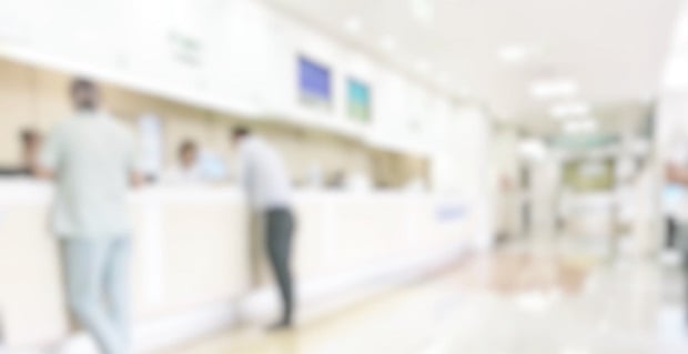 Couloir d'un bâtiment de santé 