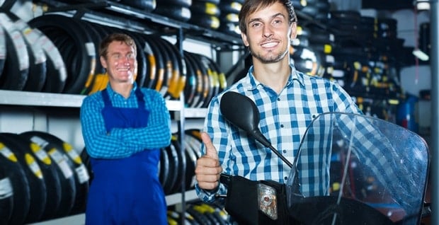 Professionnel moto pour offre de crédit moto à taux zéro